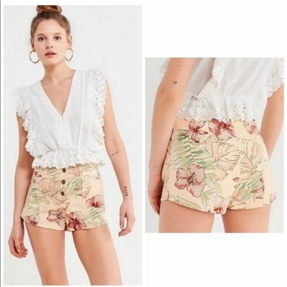 Urban Outfitters Lisa Marie Tropical Shorts Size Small - Picture 1 of 5